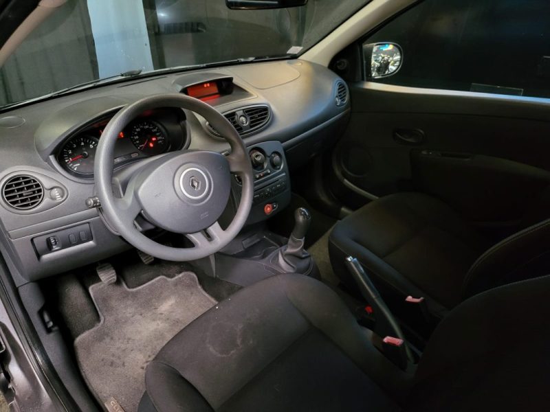 RENAULT CLIO III 1.2i 75CH COLLECTION / 1ERE MAIN + RADAR DE RECUL /