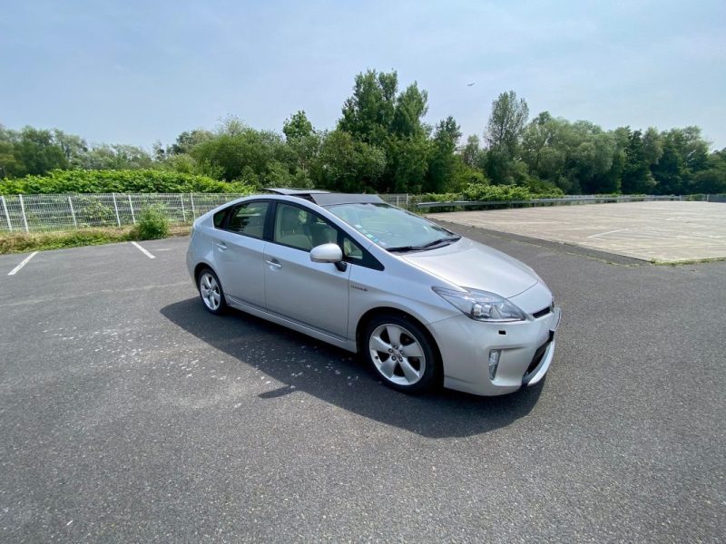 TOYOTA PRIUS 2015