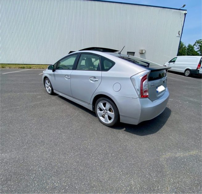 TOYOTA PRIUS 2015