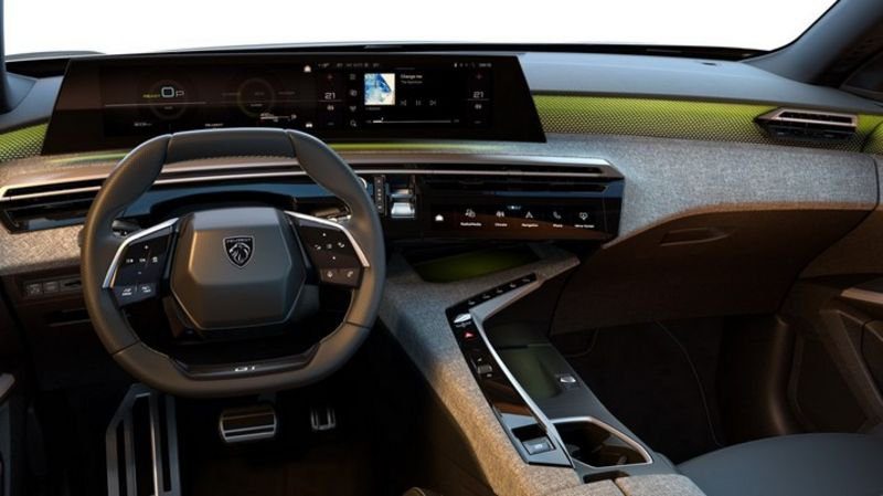 Peugeot 5008 nouveau Hybrid 136 e-dcs6 gt + toit pano