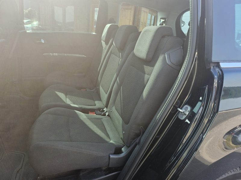 PEUGEOT 5008 2013 2.0l HDI - 16V/Révisée &Garantie 