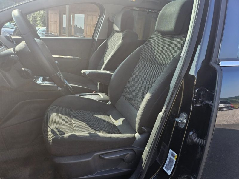 PEUGEOT 5008 2013 2.0l HDI - 16V/Révisée &Garantie 