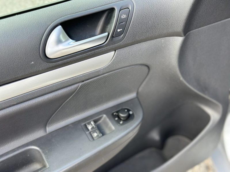 VOLKSWAGEN GOLF 2006