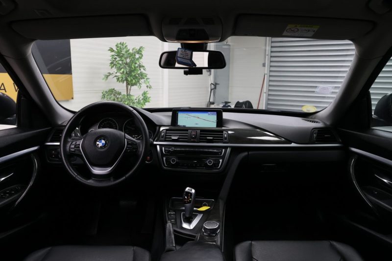 B.M.W. Série 3 2015