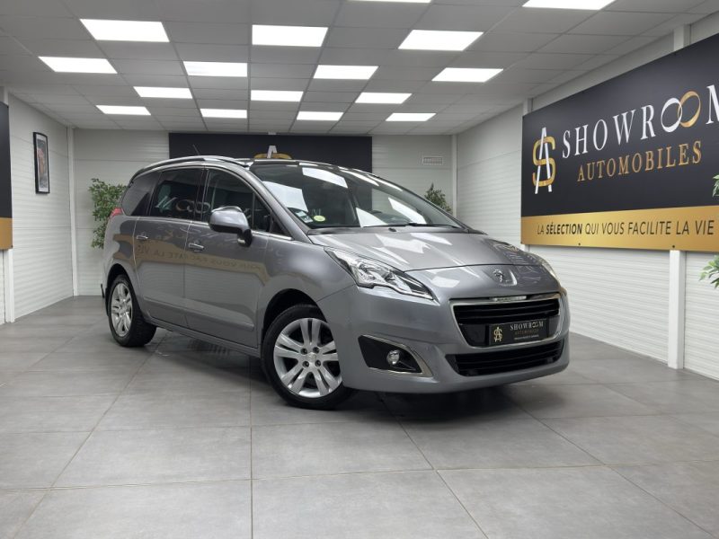PEUGEOT 5008 1.6 HDi 115 - Allure