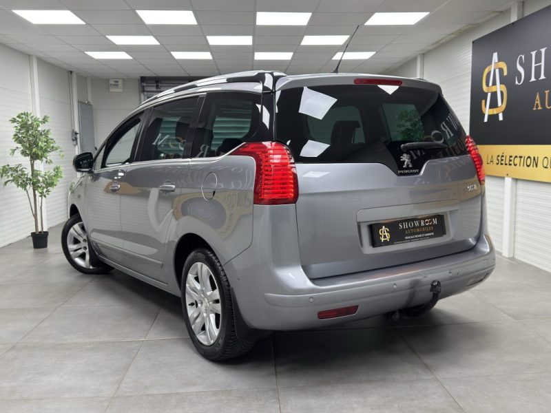 PEUGEOT 5008 1.6 HDi 115 - Allure