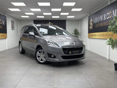 PEUGEOT 5008 1.6 HDi 115 - Allure