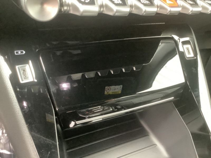 Peugeot 2008 Hybrid 145 e-DCS6 Allure