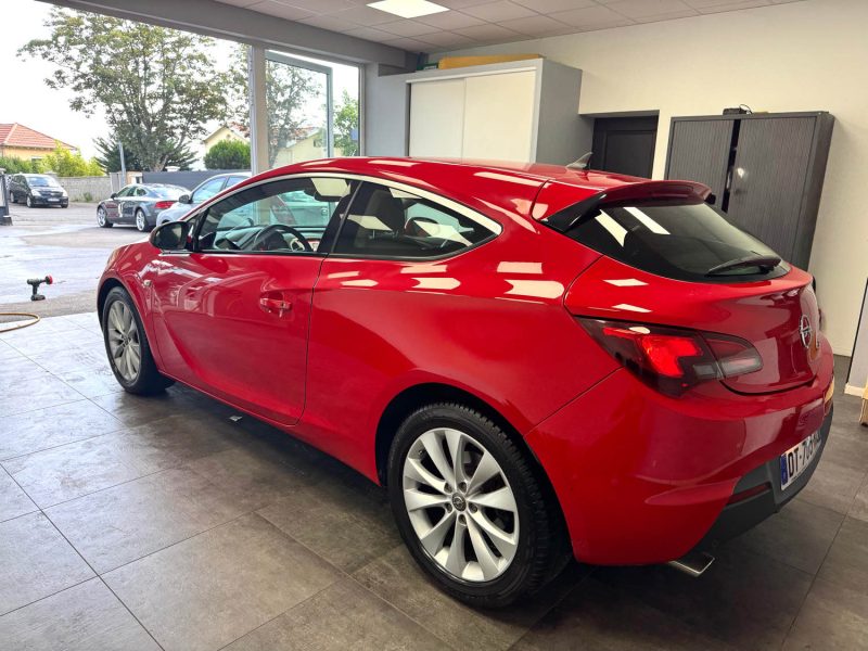 OPEL ASTRA GTC 2015