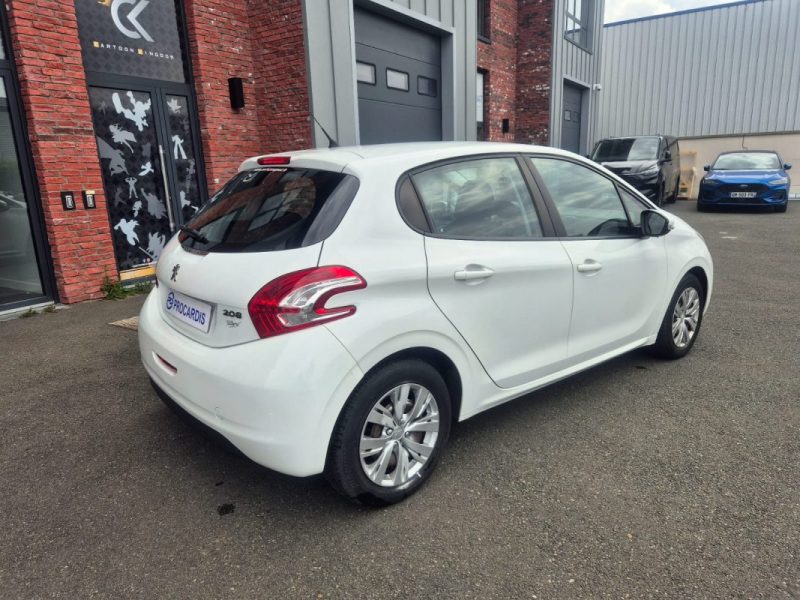 PEUGEOT 208 2012