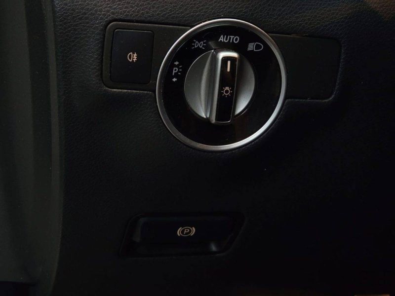 MERCEDES-BENZ CLASSE A (W176) 180d 109cv Sensation 7G-DCT