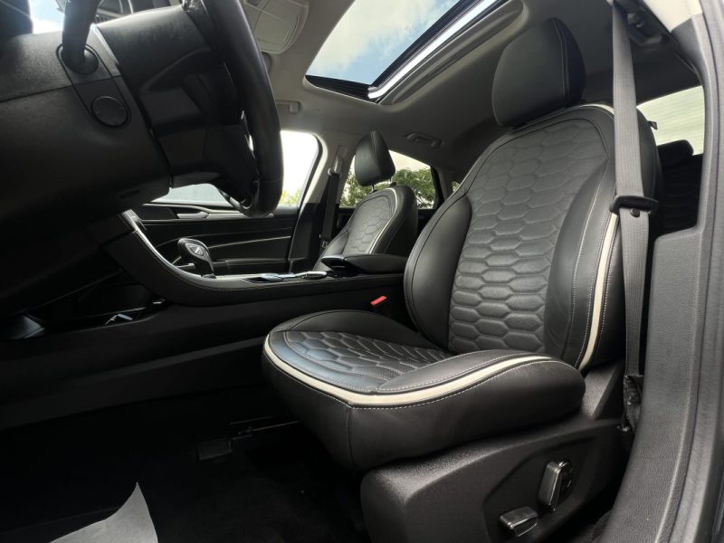 FORD MONDEO 4 IV VIGNAL 2.0 HYBRID 140 / 187 Cv 1ERE MAIN 27 800 Kms TOUTES OPTIONS - GARANTIE 1 AN