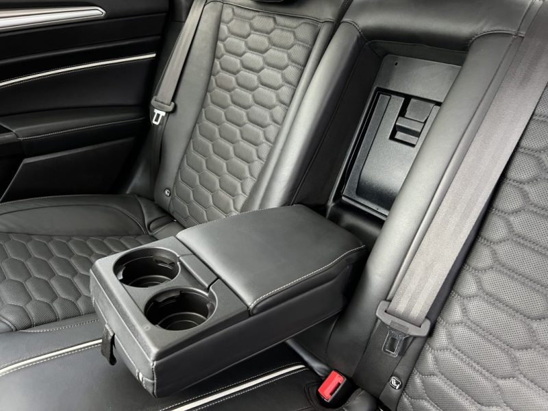 FORD MONDEO 4 IV VIGNAL 2.0 HYBRID 140 / 187 Cv 1ERE MAIN 27 800 Kms TOUTES OPTIONS - GARANTIE 1 AN