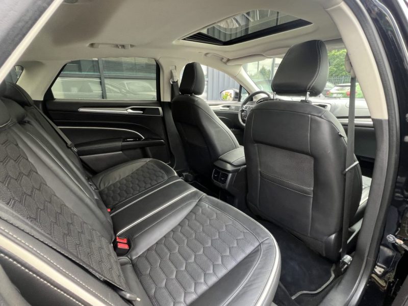 FORD MONDEO 4 IV VIGNAL 2.0 HYBRID 140 / 187 Cv 1ERE MAIN 27 800 Kms TOUTES OPTIONS - GARANTIE 1 AN