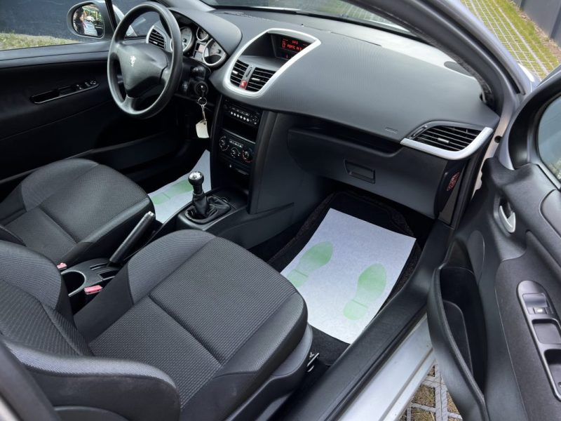 PEUGEOT 207 PHASE 2 1.4 VTI 95 Cv 30 700 Kms 5 PLACES BLUETOOTH / ORIGINE FRANCE - GARANTIE 1 AN
