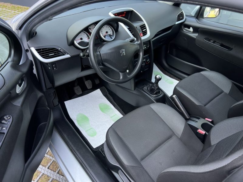 PEUGEOT 207 PHASE 2 1.4 VTI 95 Cv 30 700 Kms 5 PLACES BLUETOOTH / ORIGINE FRANCE - GARANTIE 1 AN