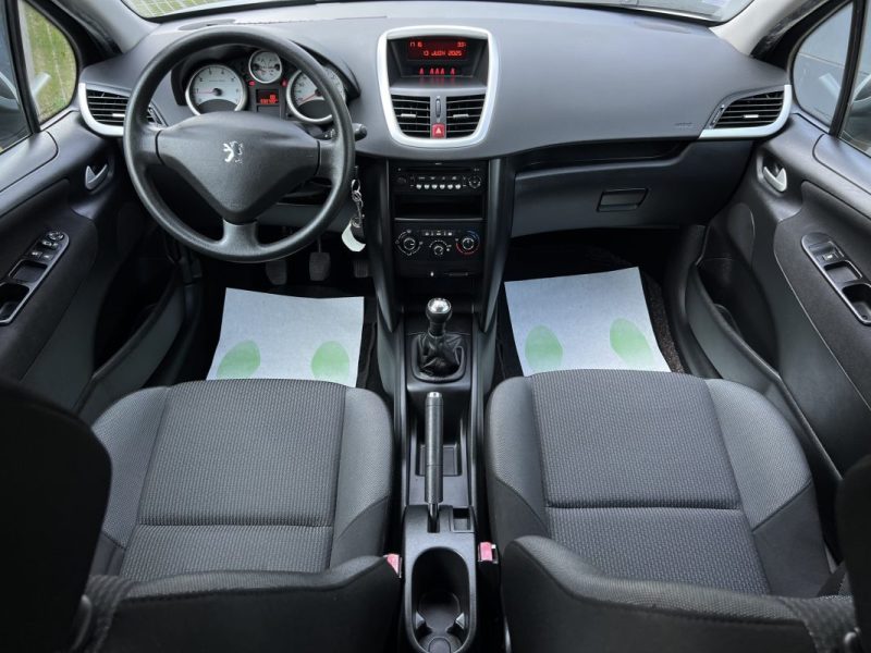 PEUGEOT 207 PHASE 2 1.4 VTI 95 Cv 30 700 Kms 5 PLACES BLUETOOTH / ORIGINE FRANCE - GARANTIE 1 AN