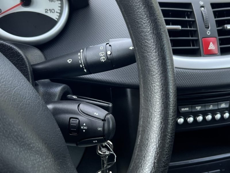 PEUGEOT 207 PHASE 2 1.4 VTI 95 Cv 30 700 Kms 5 PLACES BLUETOOTH / ORIGINE FRANCE - GARANTIE 1 AN