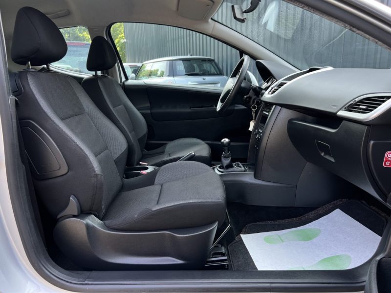 PEUGEOT 207 PHASE 2 1.4 VTI 95 Cv 30 700 Kms 5 PLACES BLUETOOTH / ORIGINE FRANCE - GARANTIE 1 AN