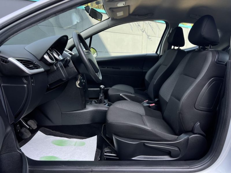 PEUGEOT 207 PHASE 2 1.4 VTI 95 Cv 30 700 Kms 5 PLACES BLUETOOTH / ORIGINE FRANCE - GARANTIE 1 AN