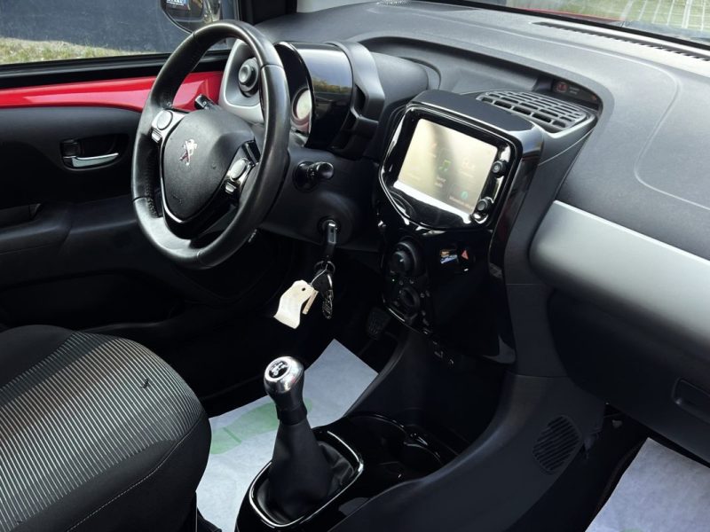 PEUGEOT 108 CABRIOLET / ALLURE TOP 1.2 82 Cv ECRAN TACTILE CAMERA LIMITEUR CRIT AIR 1 Garantie 1 an