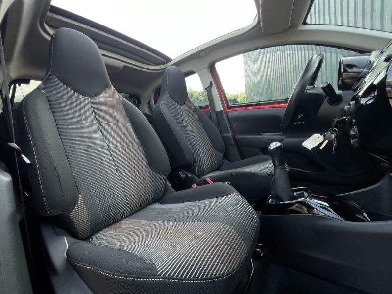 PEUGEOT 108 CABRIOLET / ALLURE TOP 1.2 82 Cv ECRAN TACTILE CAMERA LIMITEUR CRIT AIR 1 Garantie 1 an