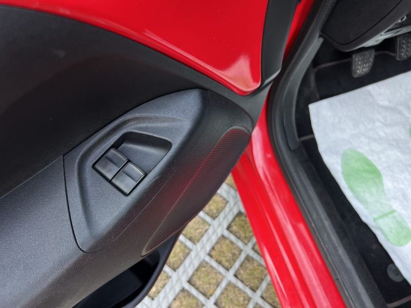 PEUGEOT 108 CABRIOLET / ALLURE TOP 1.2 82 Cv ECRAN TACTILE CAMERA LIMITEUR CRIT AIR 1 Garantie 1 an