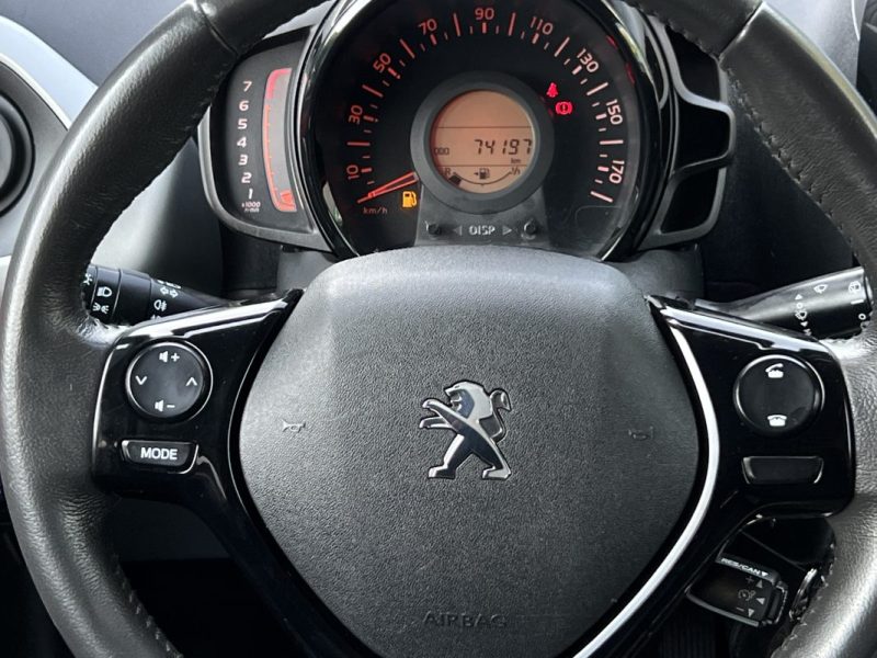 PEUGEOT 108 CABRIOLET / ALLURE TOP 1.2 82 Cv ECRAN TACTILE CAMERA LIMITEUR CRIT AIR 1 Garantie 1 an