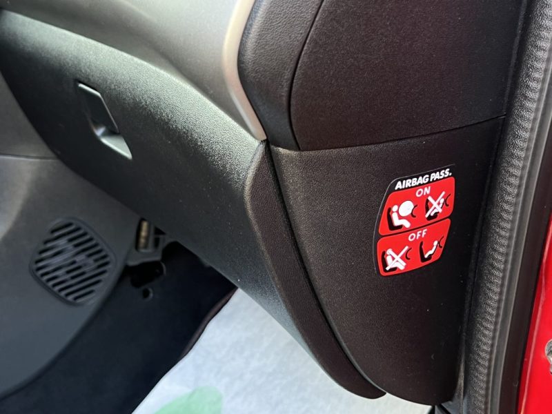 PEUGEOT 108 CABRIOLET / ALLURE TOP 1.2 82 Cv ECRAN TACTILE CAMERA LIMITEUR CRIT AIR 1 Garantie 1 an