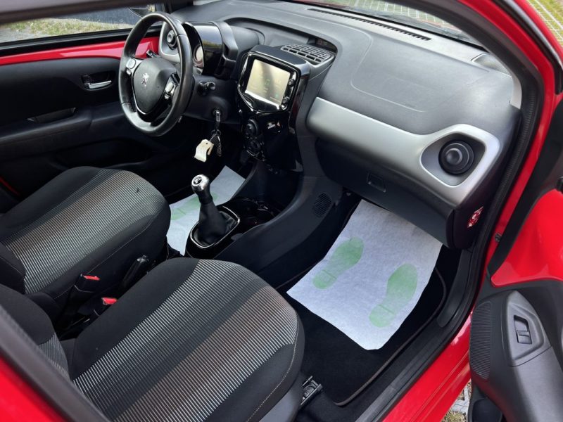 PEUGEOT 108 CABRIOLET / ALLURE TOP 1.2 82 Cv ECRAN TACTILE CAMERA LIMITEUR CRIT AIR 1 Garantie 1 an