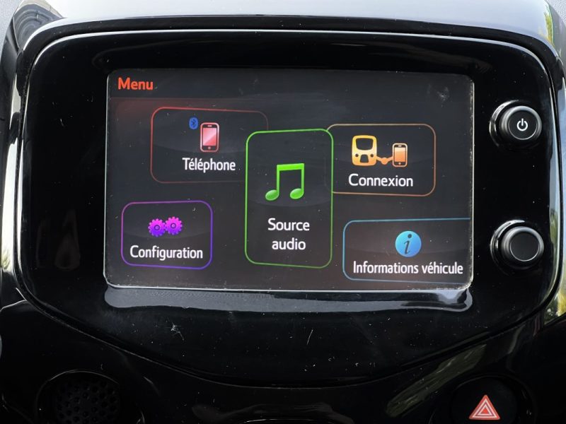 PEUGEOT 108 CABRIOLET / ALLURE TOP 1.2 82 Cv ECRAN TACTILE CAMERA LIMITEUR CRIT AIR 1 Garantie 1 an