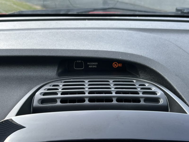 PEUGEOT 108 CABRIOLET / ALLURE TOP 1.2 82 Cv ECRAN TACTILE CAMERA LIMITEUR CRIT AIR 1 Garantie 1 an