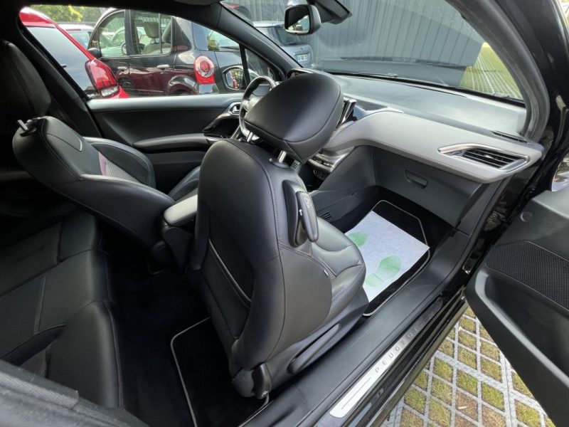 PEUGEOT 208 XY 1.6 E HDI 115 Cv SON JBL TOIT PANORAMIQUE ECRAN TACTILE BLUETOOTH JANTES Garantie 1an