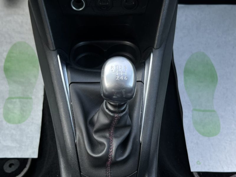 PEUGEOT 208 XY 1.6 E HDI 115 Cv SON JBL TOIT PANORAMIQUE ECRAN TACTILE BLUETOOTH JANTES Garantie 1an
