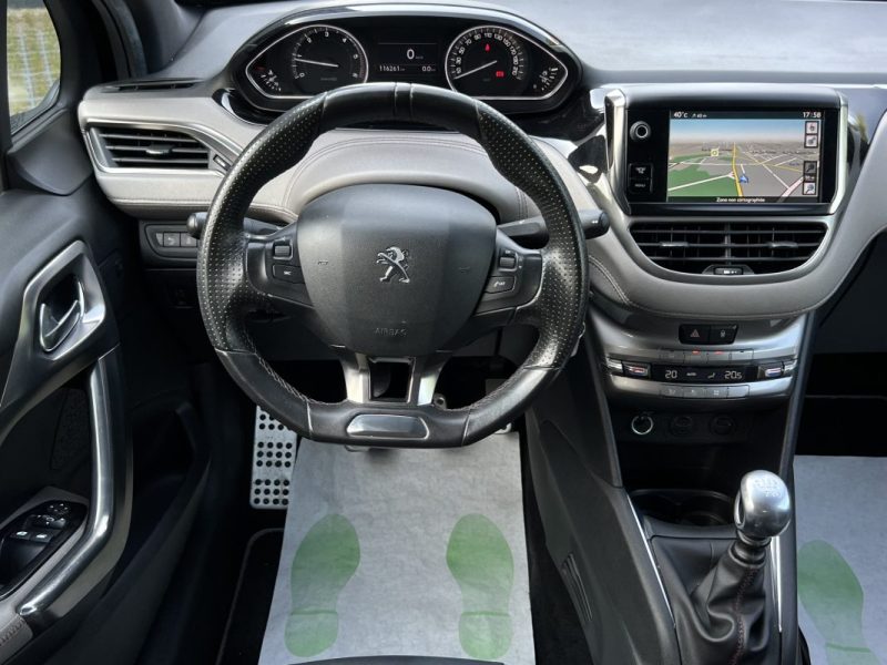 PEUGEOT 208 XY 1.6 E HDI 115 Cv SON JBL TOIT PANORAMIQUE ECRAN TACTILE BLUETOOTH JANTES Garantie 1an