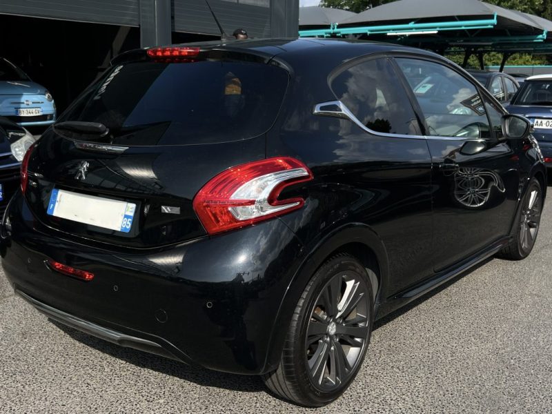 PEUGEOT 208 XY 1.6 E HDI 115 Cv SON JBL TOIT PANORAMIQUE ECRAN TACTILE BLUETOOTH JANTES Garantie 1an