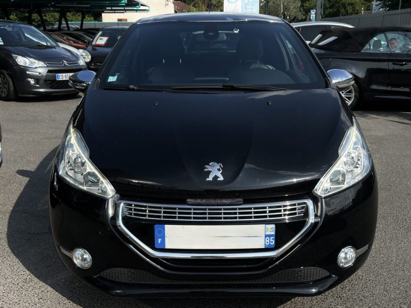 PEUGEOT 208 XY 1.6 E HDI 115 Cv SON JBL TOIT PANORAMIQUE ECRAN TACTILE BLUETOOTH JANTES Garantie 1an