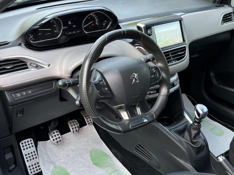 PEUGEOT 208 XY 1.6 E HDI 115 Cv SON JBL TOIT PANORAMIQUE ECRAN TACTILE BLUETOOTH JANTES Garantie 1an