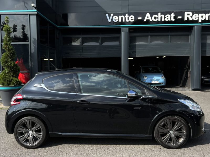 PEUGEOT 208 XY 1.6 E HDI 115 Cv SON JBL TOIT PANORAMIQUE ECRAN TACTILE BLUETOOTH JANTES Garantie 1an