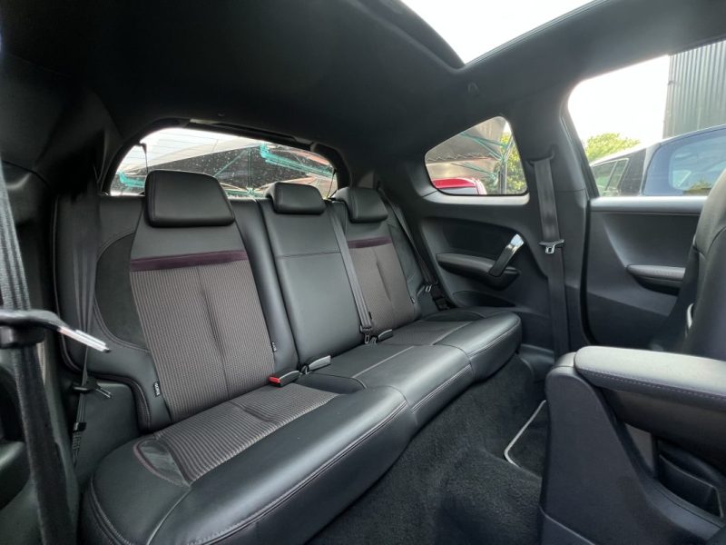 PEUGEOT 208 XY 1.6 E HDI 115 Cv SON JBL TOIT PANORAMIQUE ECRAN TACTILE BLUETOOTH JANTES Garantie 1an