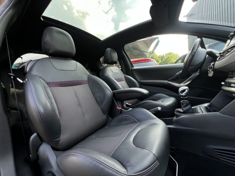 PEUGEOT 208 XY 1.6 E HDI 115 Cv SON JBL TOIT PANORAMIQUE ECRAN TACTILE BLUETOOTH JANTES Garantie 1an