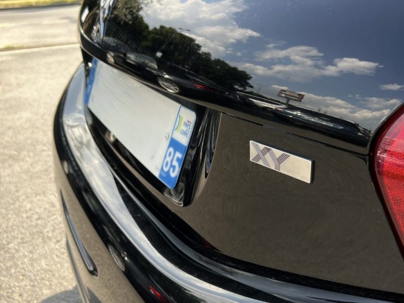 PEUGEOT 208 XY 1.6 E HDI 115 Cv SON JBL TOIT PANORAMIQUE ECRAN TACTILE BLUETOOTH JANTES Garantie 1an