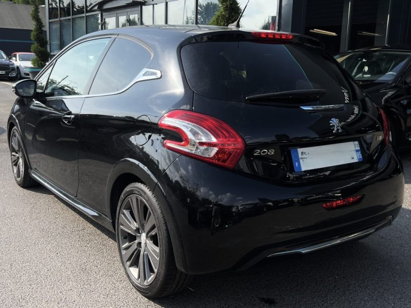 PEUGEOT 208 XY 1.6 E HDI 115 Cv SON JBL TOIT PANORAMIQUE ECRAN TACTILE BLUETOOTH JANTES Garantie 1an