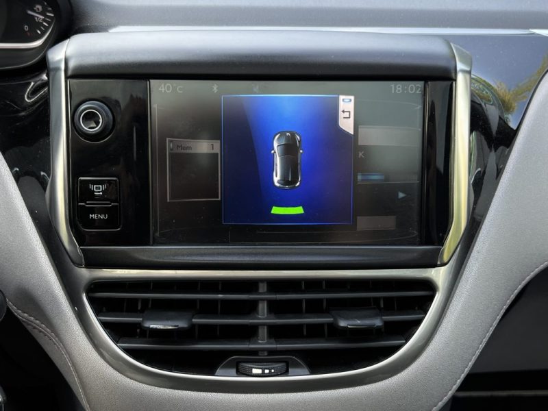 PEUGEOT 208 XY 1.6 E HDI 115 Cv SON JBL TOIT PANORAMIQUE ECRAN TACTILE BLUETOOTH JANTES Garantie 1an