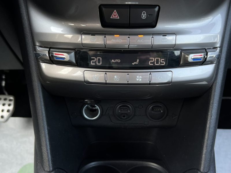 PEUGEOT 208 XY 1.6 E HDI 115 Cv SON JBL TOIT PANORAMIQUE ECRAN TACTILE BLUETOOTH JANTES Garantie 1an
