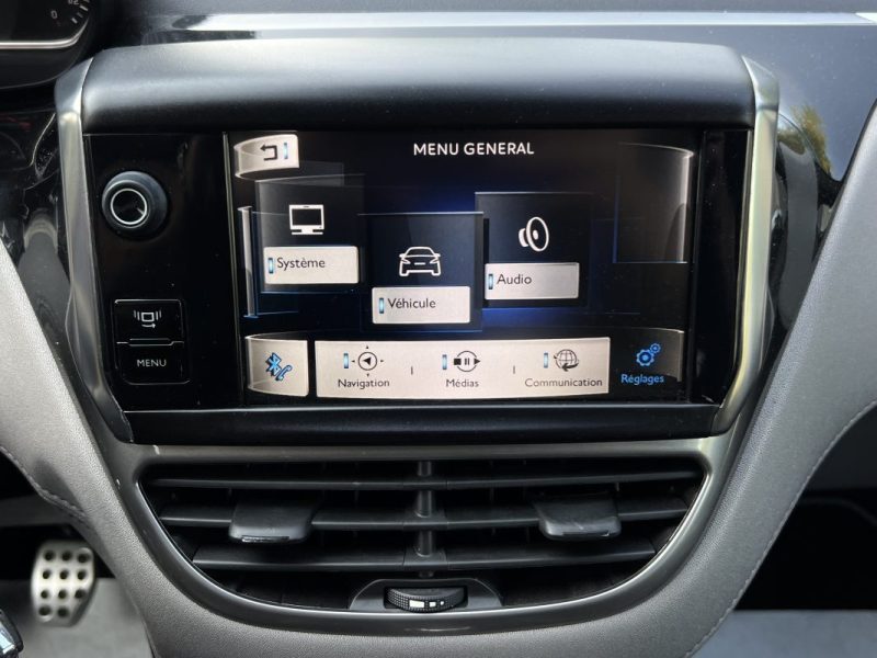PEUGEOT 208 XY 1.6 E HDI 115 Cv SON JBL TOIT PANORAMIQUE ECRAN TACTILE BLUETOOTH JANTES Garantie 1an