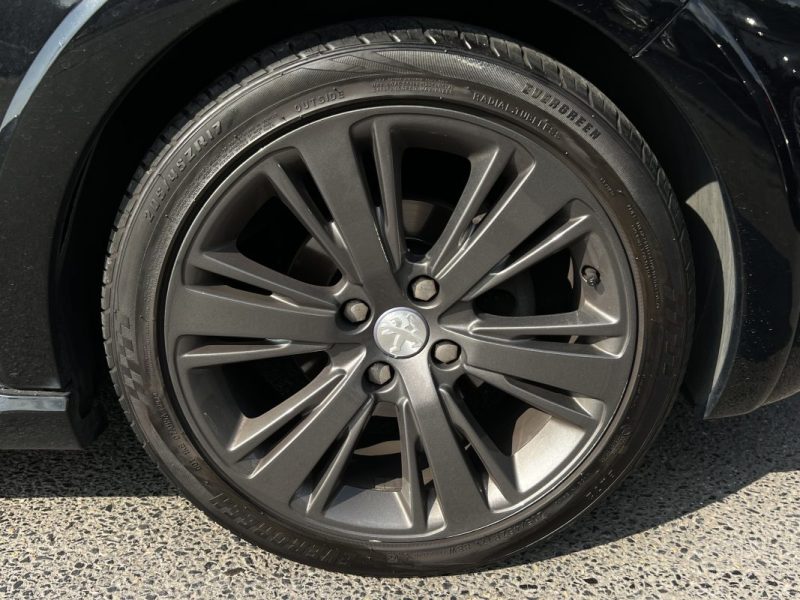 PEUGEOT 208 XY 1.6 E HDI 115 Cv SON JBL TOIT PANORAMIQUE ECRAN TACTILE BLUETOOTH JANTES Garantie 1an