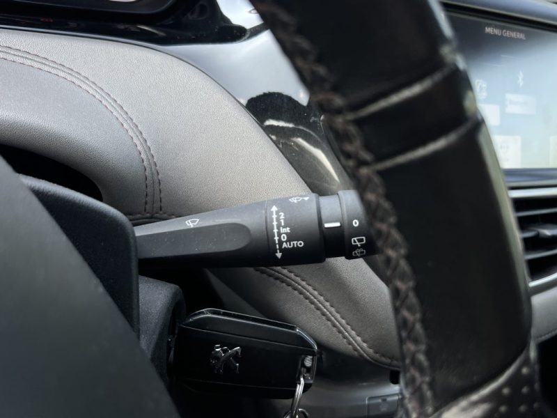 PEUGEOT 208 XY 1.6 E HDI 115 Cv SON JBL TOIT PANORAMIQUE ECRAN TACTILE BLUETOOTH JANTES Garantie 1an