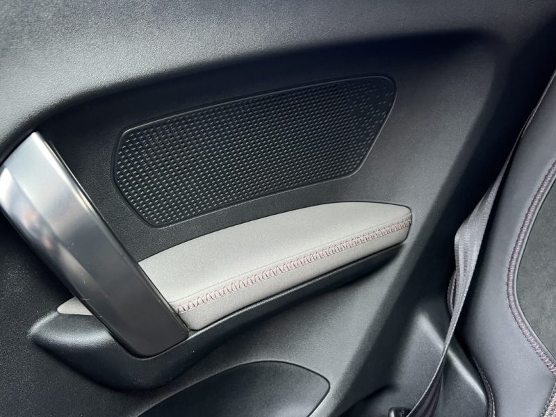 PEUGEOT 208 XY 1.6 E HDI 115 Cv SON JBL TOIT PANORAMIQUE ECRAN TACTILE BLUETOOTH JANTES Garantie 1an