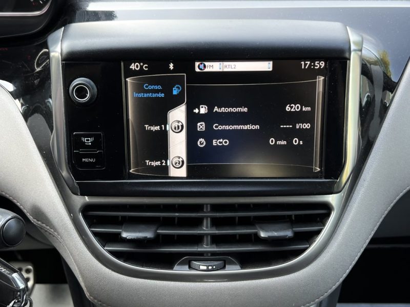 PEUGEOT 208 XY 1.6 E HDI 115 Cv SON JBL TOIT PANORAMIQUE ECRAN TACTILE BLUETOOTH JANTES Garantie 1an